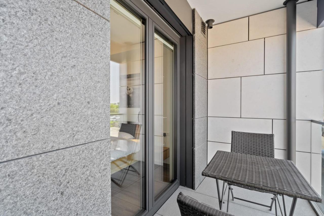 Apartment Cloche D'or Proximity - Sleek Urban Space