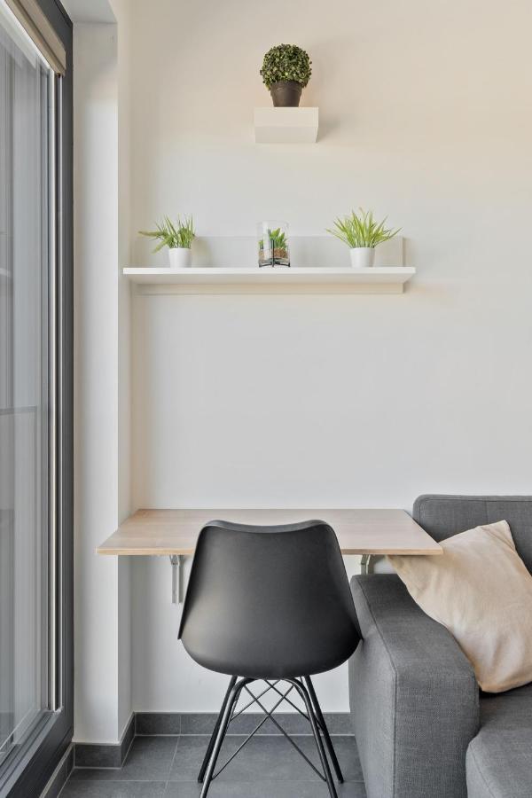 Apartment Cloche D'or Proximity - Sleek Urban Space *
