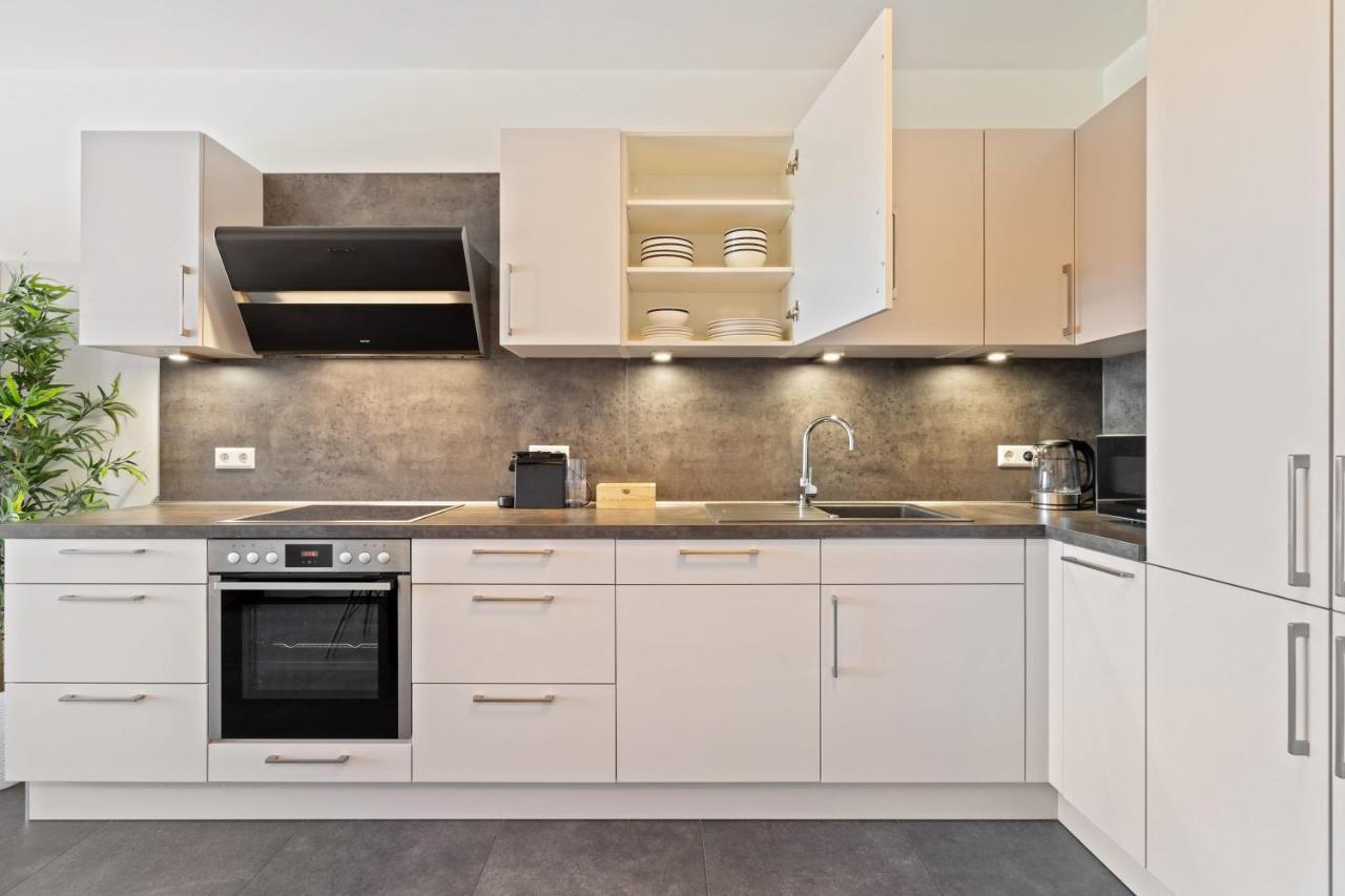 Apartment Cloche D'or Proximity - Sleek Urban Space *
